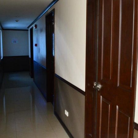 Cebu Fiesta Business Suites Exterior photo