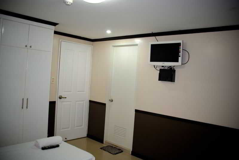 Cebu Fiesta Business Suites Exterior photo